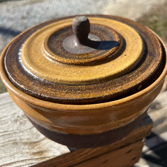 Earthenware Ceramic Dark and Golden Brown Bowl with Lid Hand thrown Clay Decor - Picture 4 of 16
